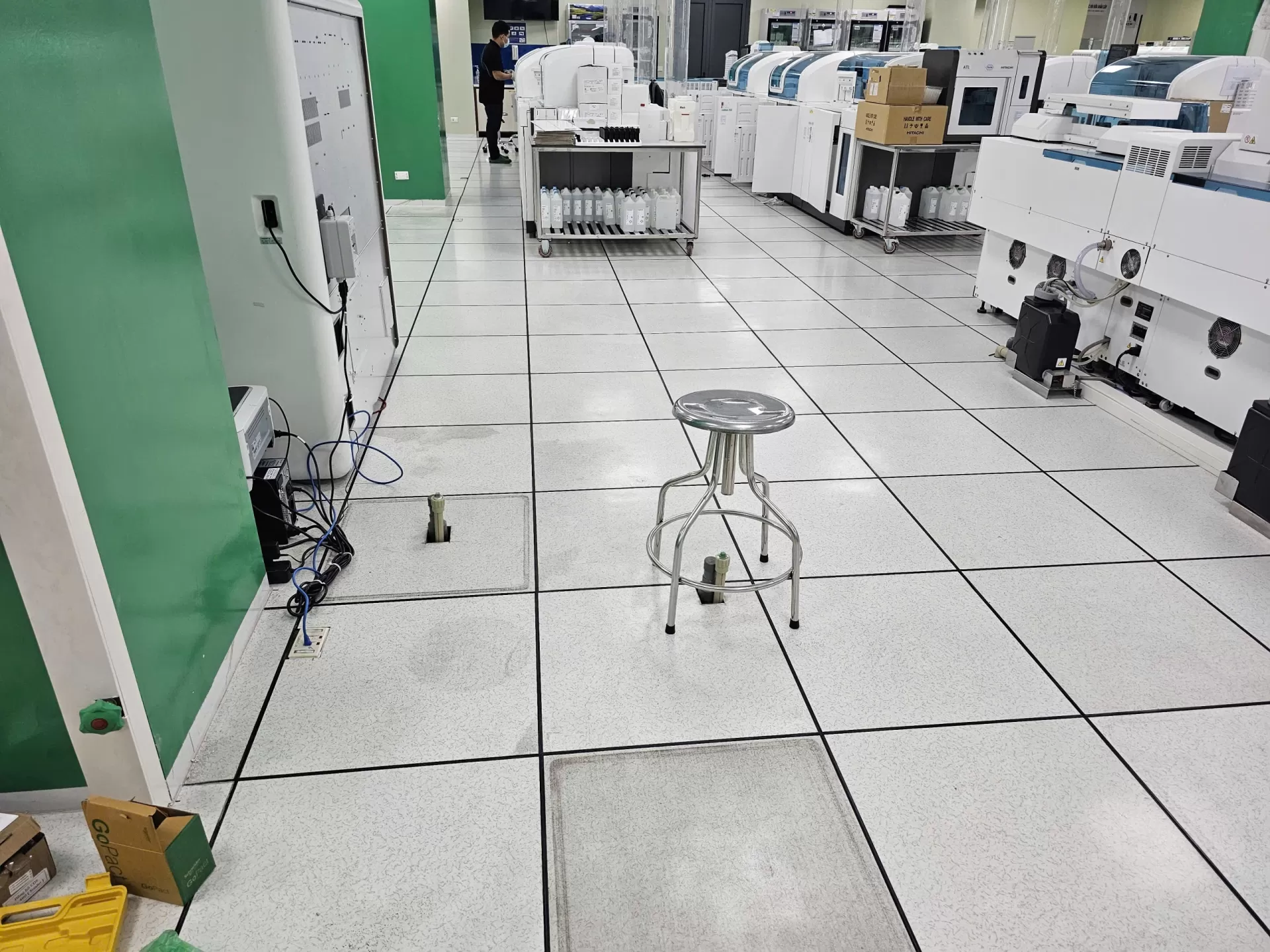 Lắp đặt máy nén khí, hệ lọc nước RO, bv Đại Học Y Hà Nội