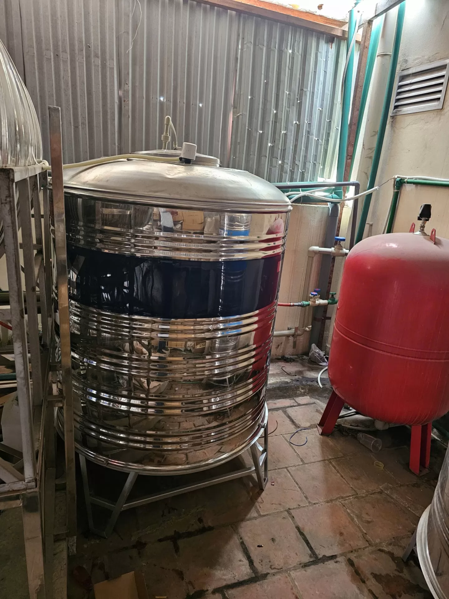 Lắp đặt máy nén khí, hệ lọc nước RO, bv Đại Học Y Hà Nội