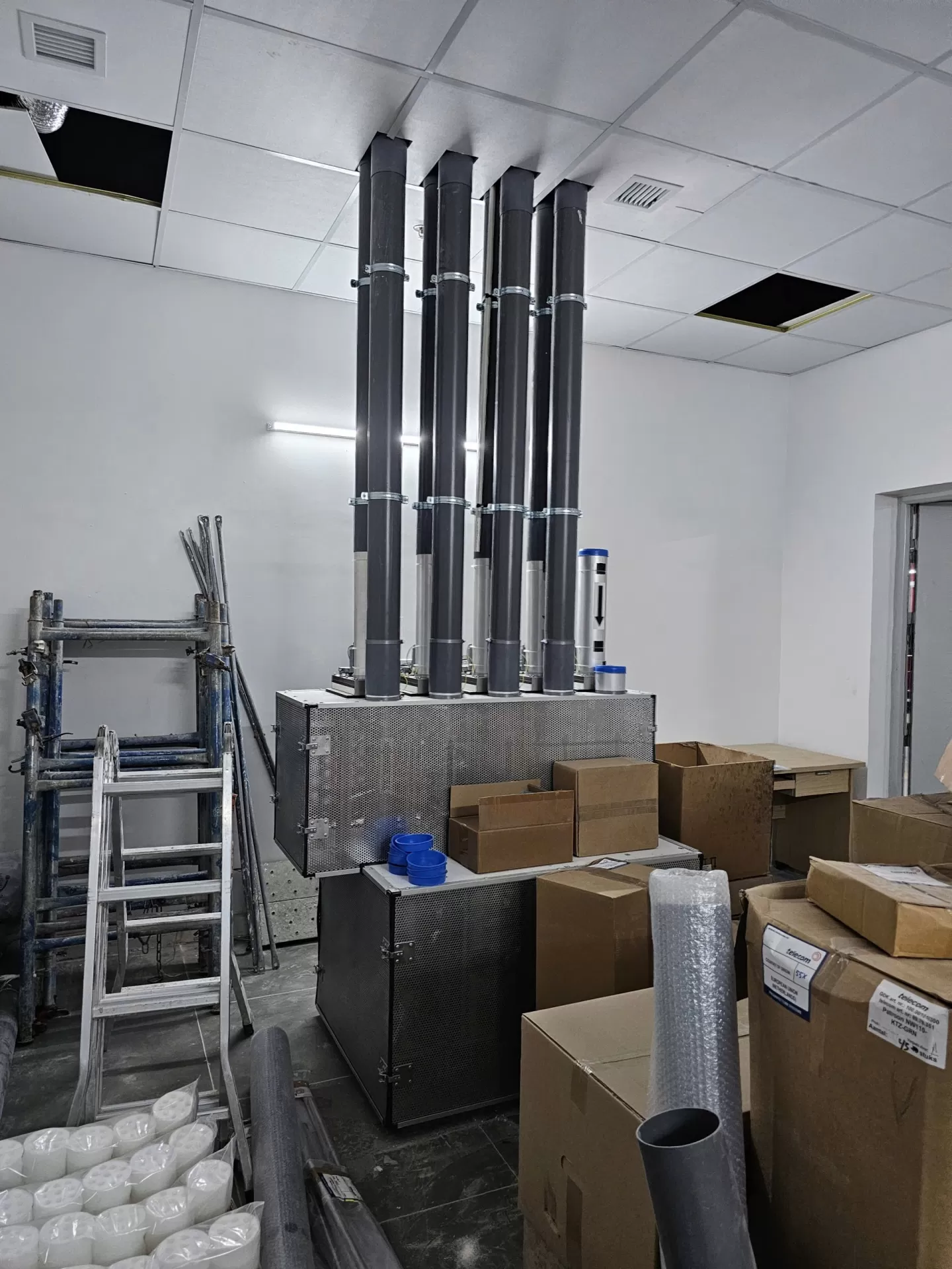 Thi công hệ chuyển mẫu, bệnh viện Đại Học Phenikaa