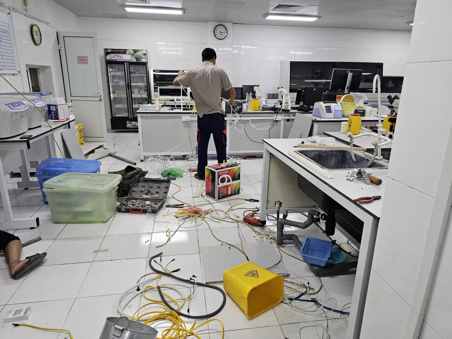 Thi công lắp đặt nội thất khoa xét nghiệm, bệnh viện Việt Đức