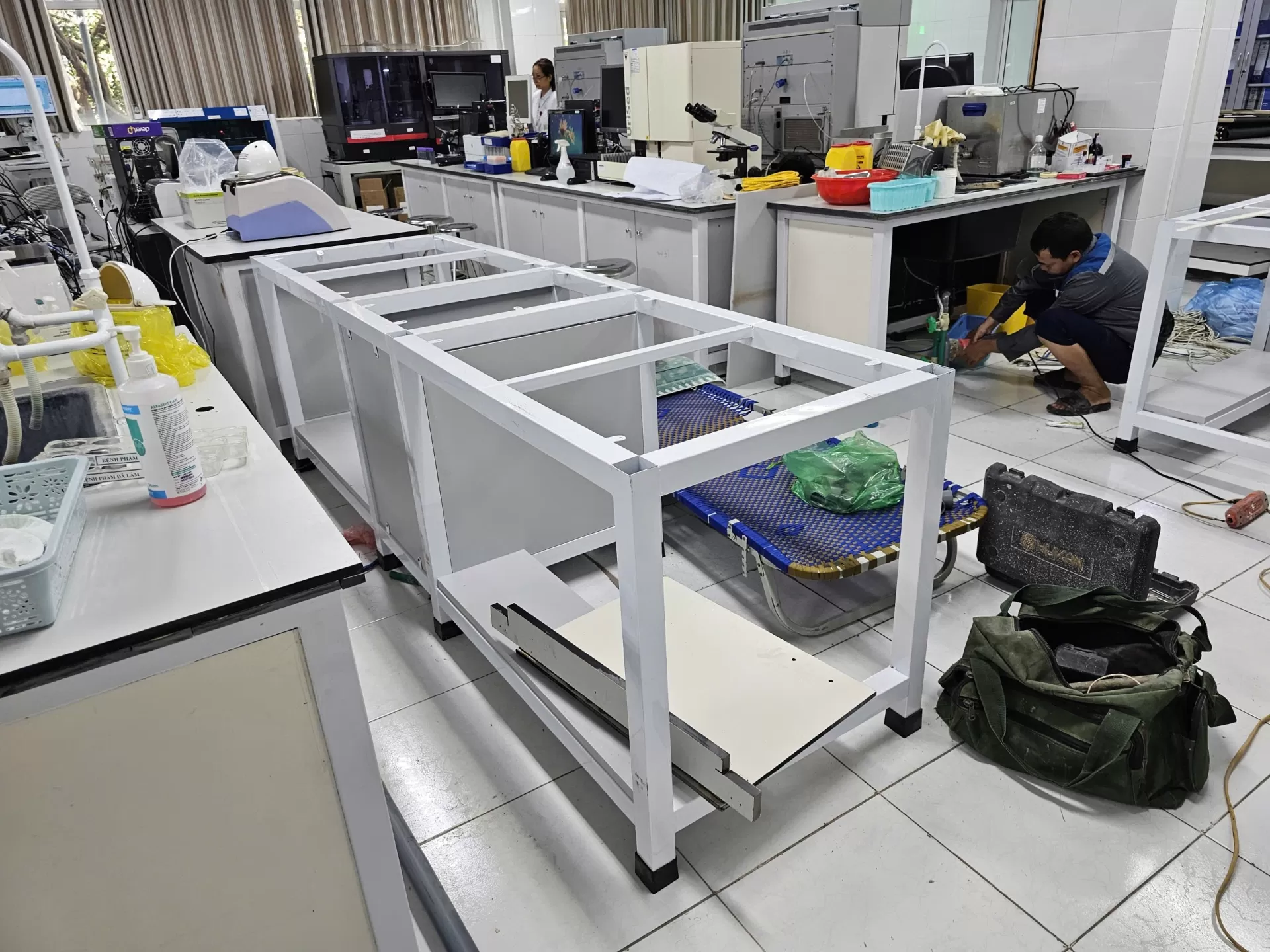 Thi công lắp đặt nội thất khoa xét nghiệm, bệnh viện Việt Đức