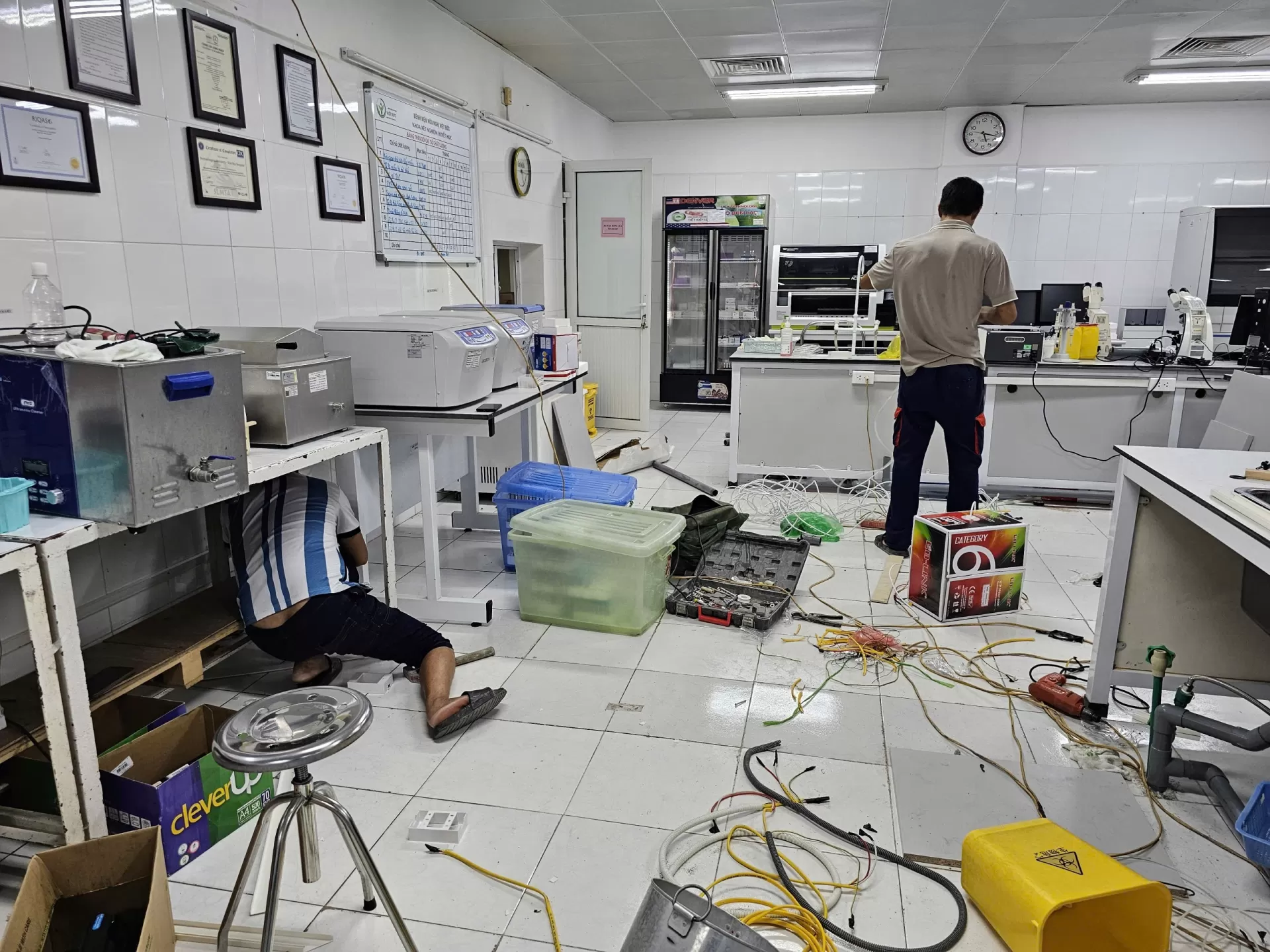 Thi công lắp đặt nội thất khoa xét nghiệm, bệnh viện Việt Đức